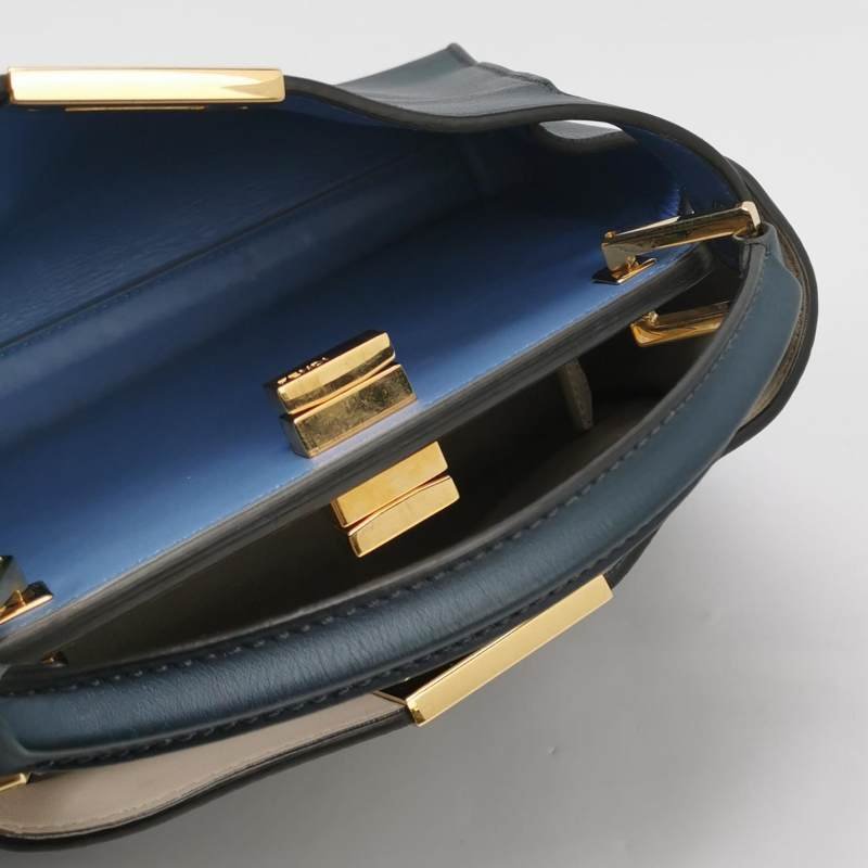 Fendi Peekaboo躲貓貓小號牛皮純色扭鎖斜挎包-6