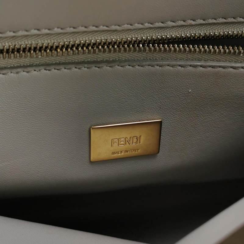Fendi Peekaboo躲貓貓小號牛皮純色扭鎖斜挎包-7