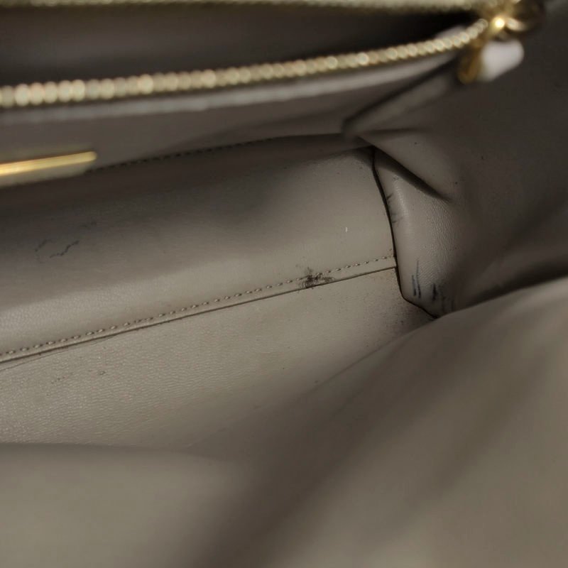 Fendi Peekaboo躲貓貓小號牛皮純色扭鎖斜挎包-9