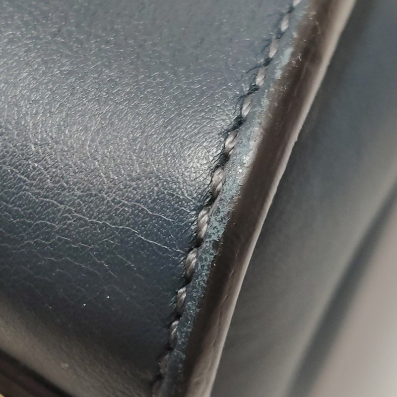 Fendi Peekaboo躲貓貓小號牛皮純色扭鎖斜挎包-14