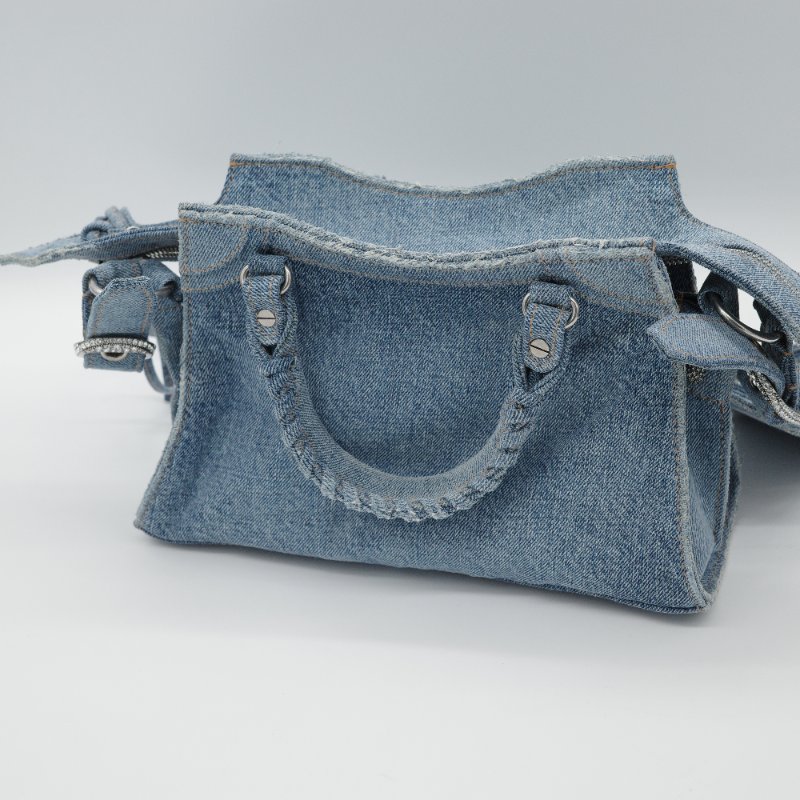 超級新【甜酷必選🌟小編推薦】Balenciaga 巴黎世家 Neo Cagole XS 丹寧藍 水鑽 單肩 手提包-3