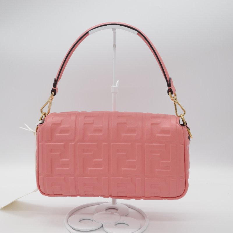 超級新🎁 Fendi 芬迪 FF 1974 Baguette 浮雕壓紋 蜜桃粉 羊皮 法棍包 腋下包 肩背包 手袋-3