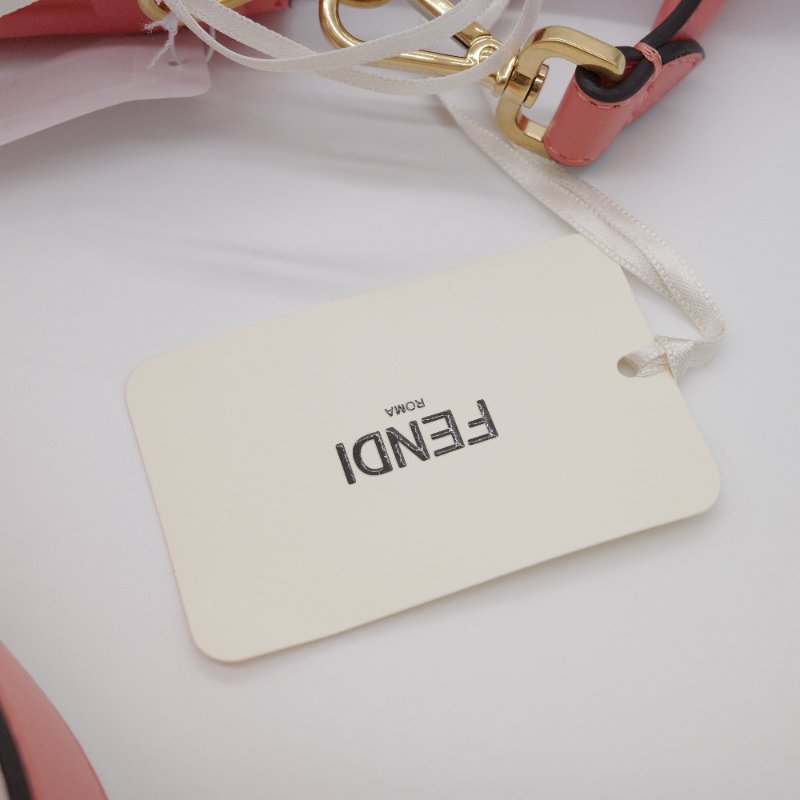 超級新🎁 Fendi 芬迪 FF 1974 Baguette 浮雕壓紋 蜜桃粉 羊皮 法棍包 腋下包 肩背包 手袋-10