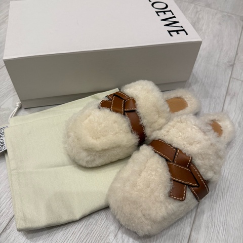 loewe羅威經典gate mule羔羊毛毛平底穆勒鞋拖鞋37毛毛鞋