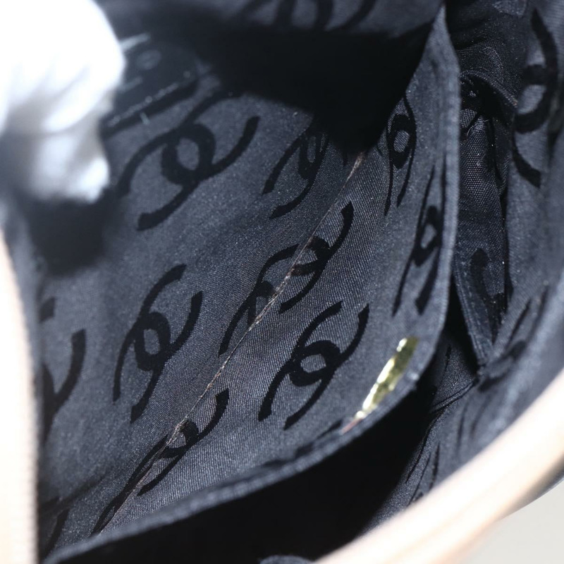 【日本直送】香奈兒 (CHANEL) 絎縫 Cambon 系列單背包，米色皮革，銀色雙C標誌，貨號 BA9277V-19