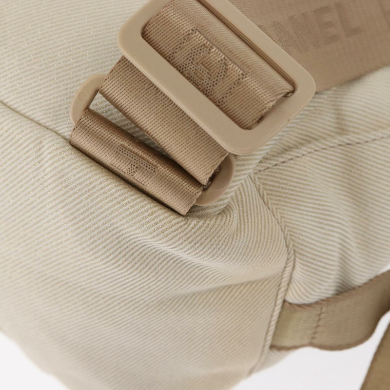 【日本直送】香奈兒帆布運動雙肩包 米色 金色 CC 認證 hk3321V-17