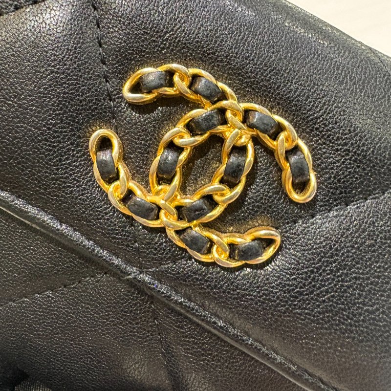 *SHIHNA名牌精品* CHANEL 19 黑色羊皮金釦 三折短夾-3