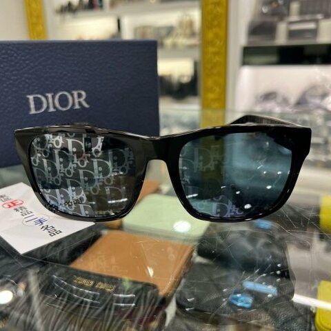 東區正精品㊣DIOR 黑色滿版LOGO白字粗框太陽眼鏡墨鏡 RZ6152
