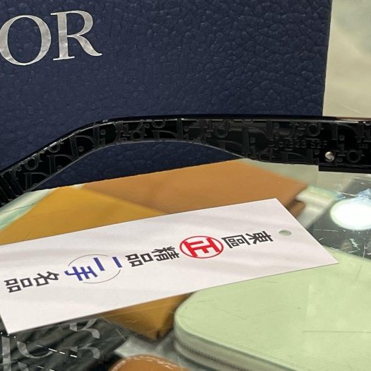 東區正精品㊣DIOR 黑色滿版LOGO白字粗框太陽眼鏡墨鏡 RZ6152-5