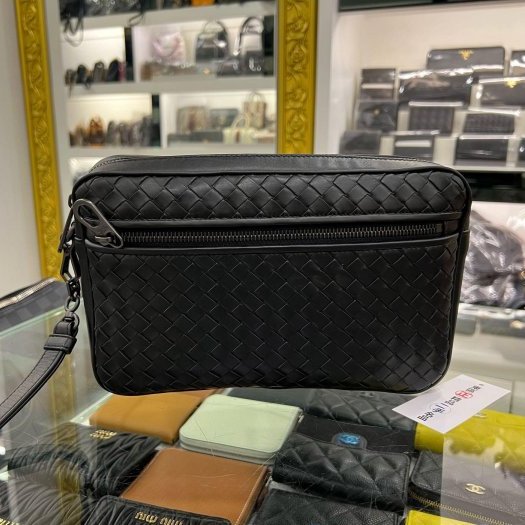 東區正精品㊣BV BOTTEGA VENETA 全新未使用黑色全皮小格編織拉鍊手拿包 RZ6156-1