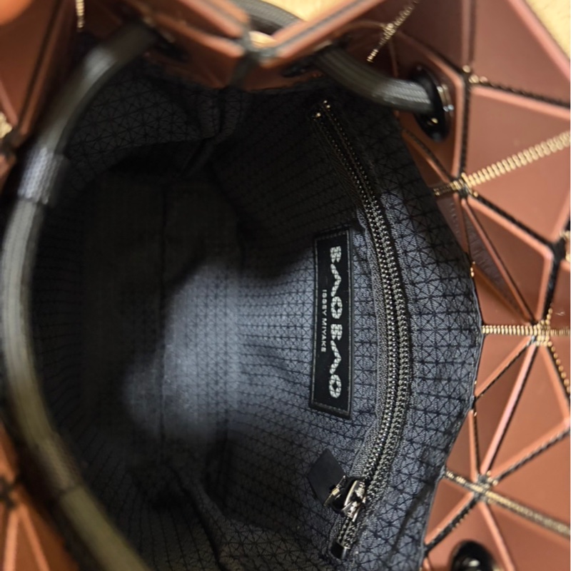 三宅ㄧ生 ISSEY MIYAKE水桶束口袋-1