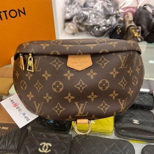 東區正精品㊣LV M43644 Bumbag 老花字紋金扣拉鍊腰包斜背包胸口包 RZ6157-0