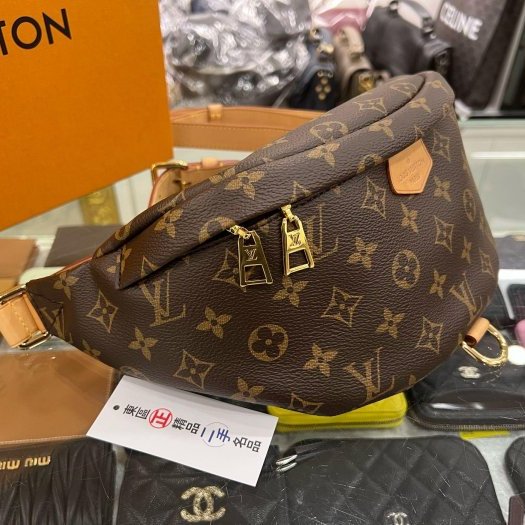 東區正精品㊣LV M43644 Bumbag 老花字紋金扣拉鍊腰包斜背包胸口包 RZ6157-1