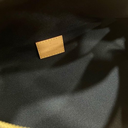 東區正精品㊣LV M43644 Bumbag 老花字紋金扣拉鍊腰包斜背包胸口包 RZ6157-4