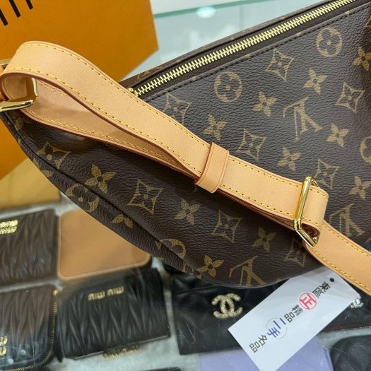 東區正精品㊣LV M43644 Bumbag 老花字紋金扣拉鍊腰包斜背包胸口包 RZ6157-7