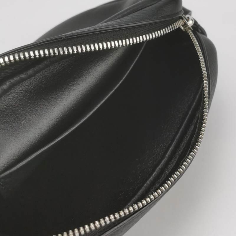 Balenciaga Everyday牛皮純色Balenciaga品牌標識斜挎包-6