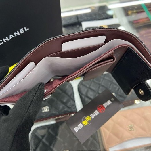 東區正精品㊣ CHANEL AP0229 全新香奈兒黑色荔枝牛皮金釦迷你三折釦子短夾 RZ6158-2