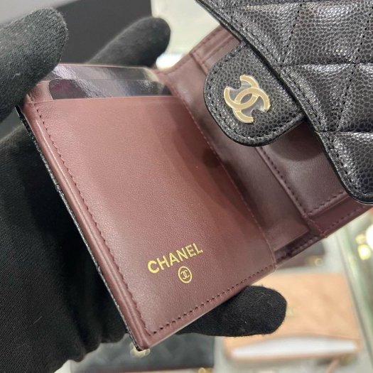東區正精品㊣ CHANEL AP0229 全新香奈兒黑色荔枝牛皮金釦迷你三折釦子短夾 RZ6158-3