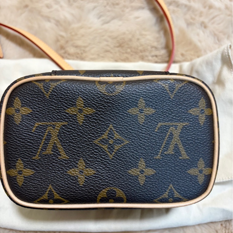LV迷你手提化妝包-4
