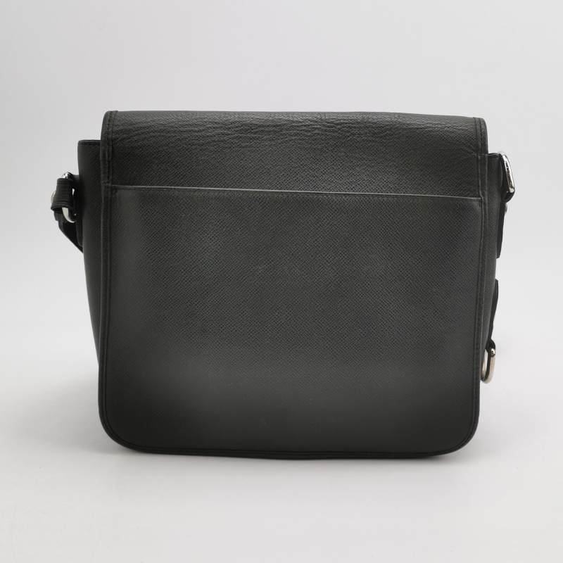 Louis Vuitton(LV)Taiga Andrei牛皮純色字母logo斜挎包單肩包-4