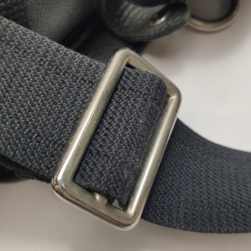 Louis Vuitton(LV)Taiga Andrei牛皮純色字母logo斜挎包單肩包-13