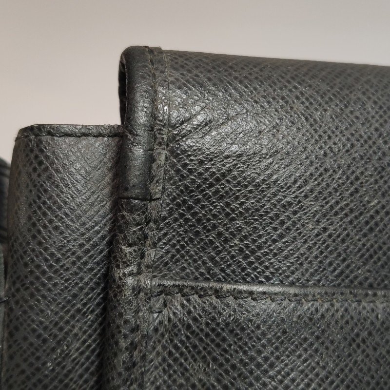 Louis Vuitton(LV)Taiga Andrei牛皮純色字母logo斜挎包單肩包-14