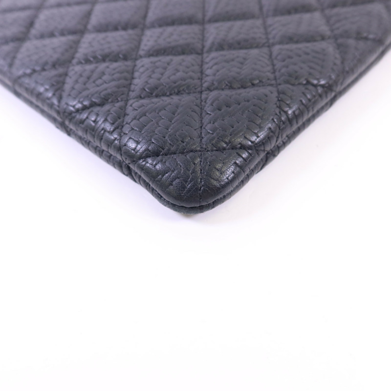 CHANEL 羊皮皮革Pouch銀扣手拿包-9