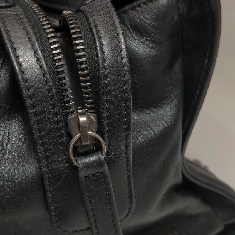 Chanel Boy Bag油蠟皮純色菱格絎縫方形雙C鎖扣單肩包-14