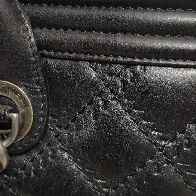 Chanel Boy Bag油蠟皮純色菱格絎縫方形雙C鎖扣單肩包-16