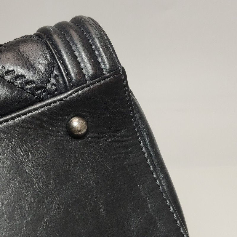 Chanel Boy Bag油蠟皮純色菱格絎縫方形雙C鎖扣單肩包-21