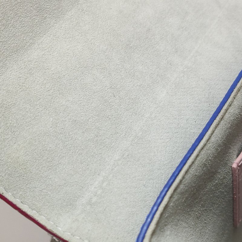 Louis Vuitton(LV)Twist中號牛皮拼色LV旋轉鎖扣單肩包-10