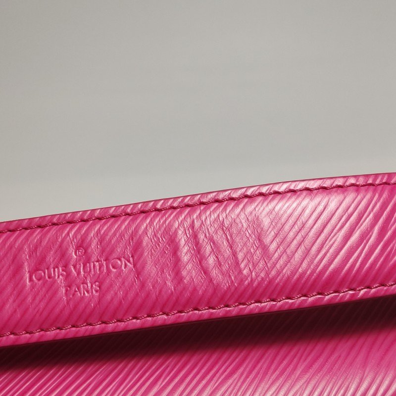 Louis Vuitton(LV)Twist中號牛皮拼色LV旋轉鎖扣單肩包-14