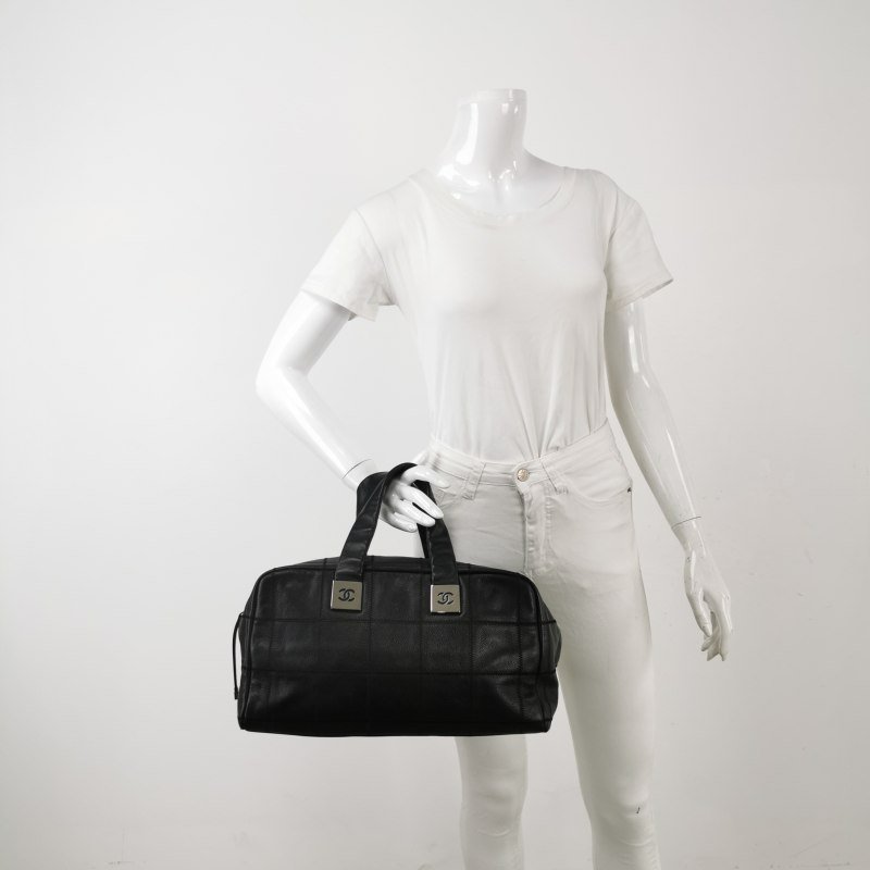 Chanel Chocolate Bar冰格牛皮純色雙Clogo冰格  紋中古手提包-1