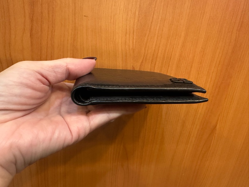 Balenciaga 黑復刻羊皮黑BB logo Monaco對開8卡短夾-4