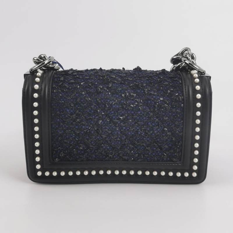 Chanel Leboy季節限定款小號牛皮拼色珍珠裝飾方形雙C鎖扣單肩包-4