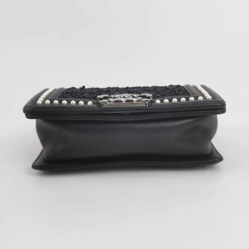 Chanel Leboy季節限定款小號牛皮拼色珍珠裝飾方形雙C鎖扣單肩包-5