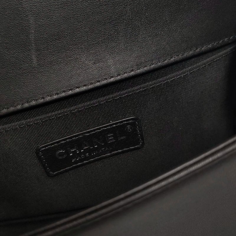 Chanel Leboy季節限定款小號牛皮拼色珍珠裝飾方形雙C鎖扣單肩包-9