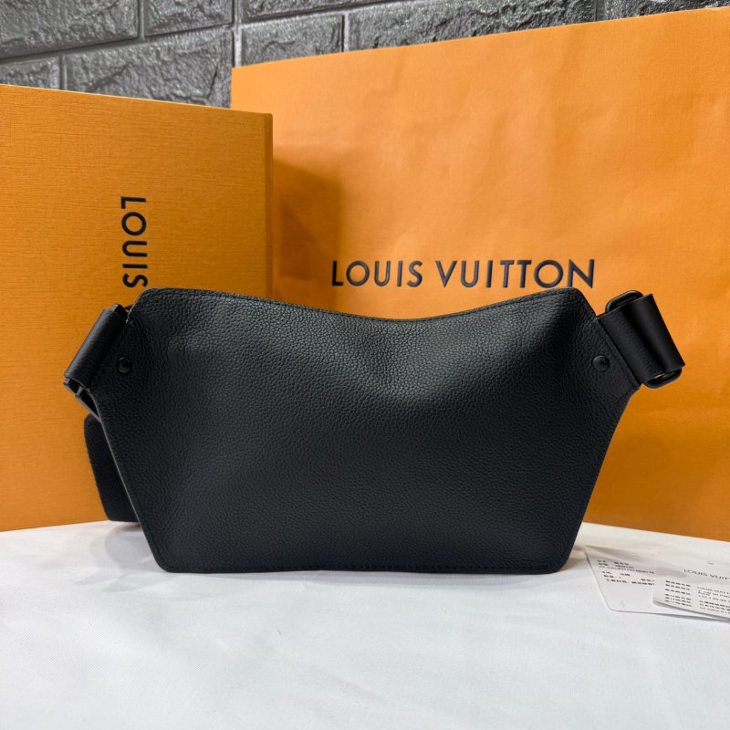 LV Aerogram Takeoff全皮革胸包-1