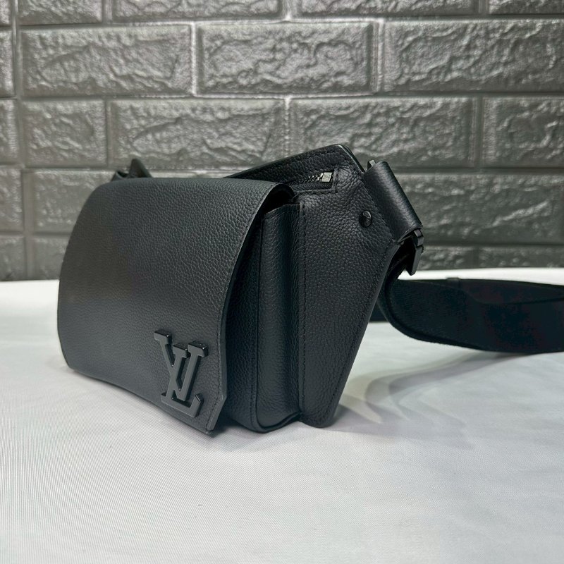 LV Aerogram Takeoff全皮革胸包-2