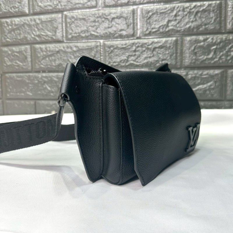 LV Aerogram Takeoff全皮革胸包-3