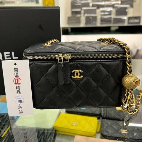 東區正精品㊣CHANEL AP2303 香奈兒黑色羊皮金球拉鍊皮穿鍊化妝箱包金球包斜背包 RZ5332