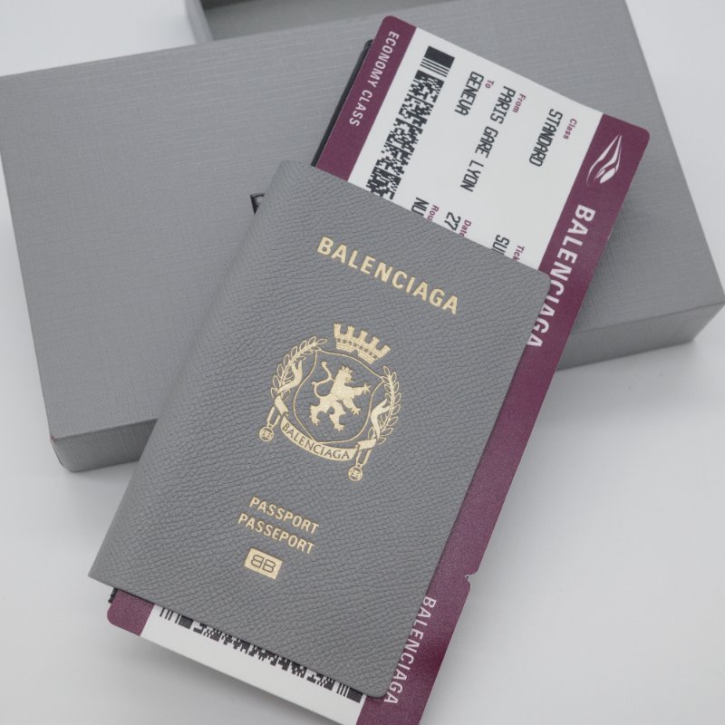超級新🎁 Balenciaga 巴黎世家 灰色牛皮 護照&雙機票造型 牛皮對開二折 長夾 🈶️鈔票位*2、多卡位*6-1