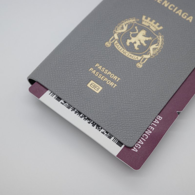 超級新🎁 Balenciaga 巴黎世家 灰色牛皮 護照&雙機票造型 牛皮對開二折 長夾 🈶️鈔票位*2、多卡位*6-4