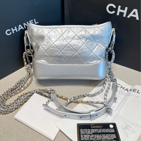 Chanel 香奈兒銀色小號流浪單肩斜挎包 24開身份卡 約15*20*8 附件:購證