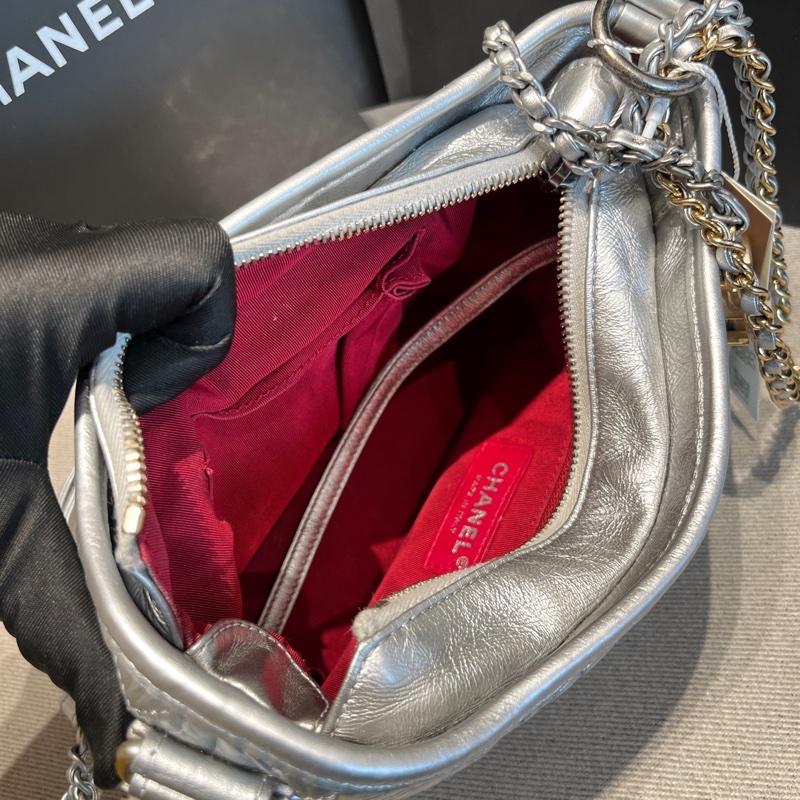 Chanel 香奈兒銀色小號流浪單肩斜挎包 24開身份卡 約15*20*8 附件:購證-6