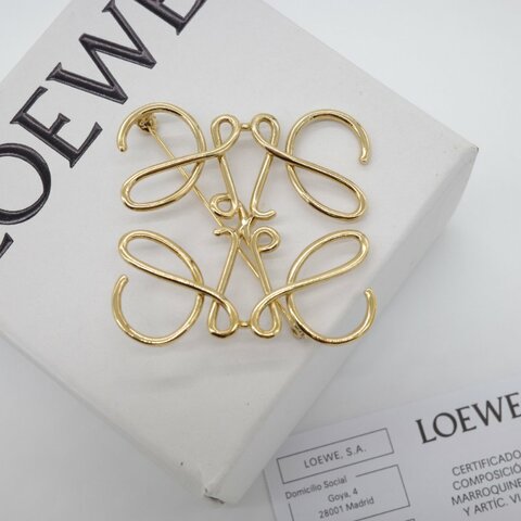 Loewe 羅威 經典Logo 金色 鍍金黃銅 胸針 Anagram 別針