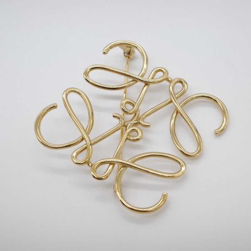 Loewe 羅威 經典Logo 金色 鍍金黃銅 胸針 Anagram 別針-1