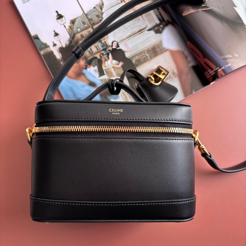 ::CELINE:: Calfskin Shoulder Bag, Crossbody Bag 黑色滑面皮革箱型化妝包 盒子包 手提包 斜背包-0