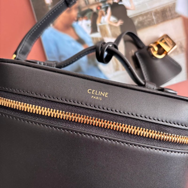 ::CELINE:: Calfskin Shoulder Bag, Crossbody Bag 黑色滑面皮革箱型化妝包 盒子包 手提包 斜背包-1