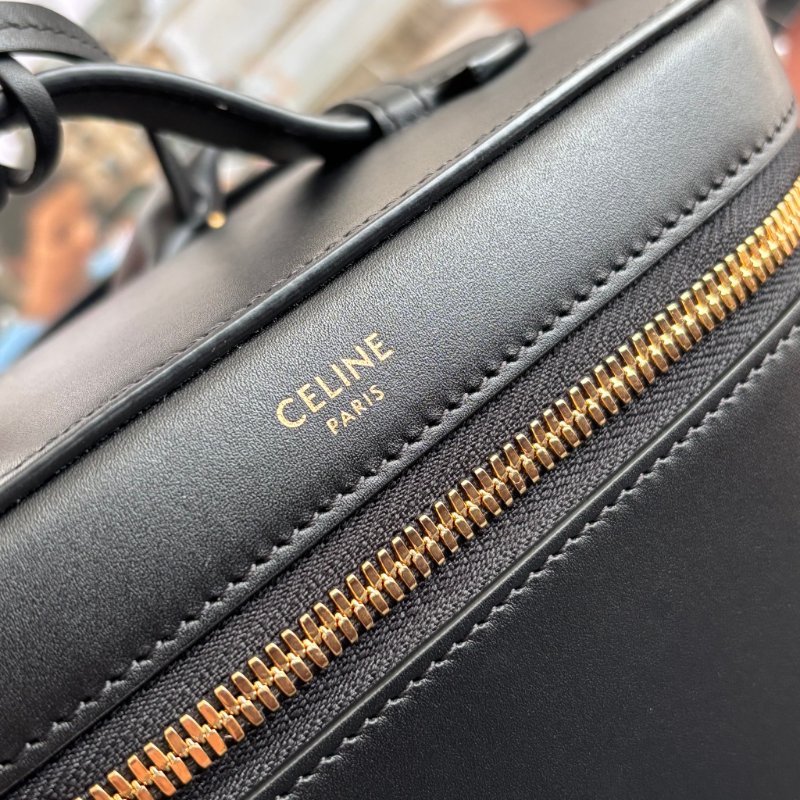 ::CELINE:: Calfskin Shoulder Bag, Crossbody Bag 黑色滑面皮革箱型化妝包 盒子包 手提包 斜背包-10